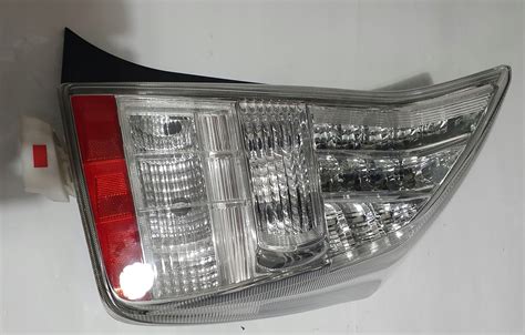 Toyota Prius 3 III Hybrid Lampa Tyl Tylna LED Prawy Prawa Strona BDB