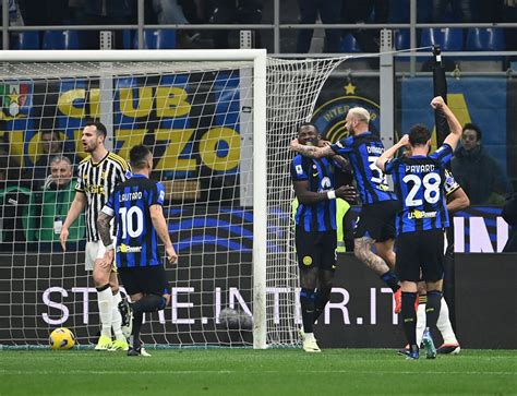 Plus Dank Eigentor Inter Besiegt Juventus Im Derby D Italia