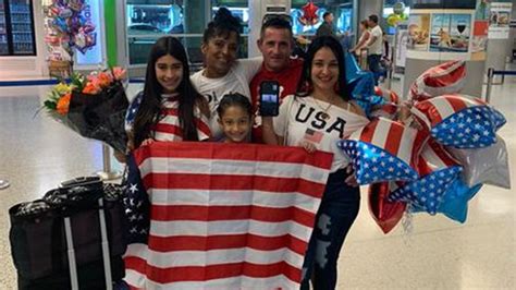 Abuela Cubana Llega A Miami Con Visa De Turismo As Fue El Proceso