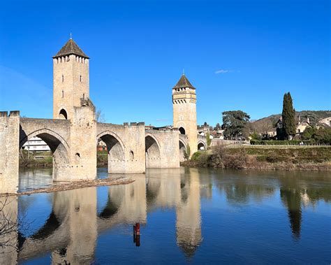 cahors france baguettes  bicyclettes