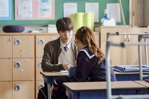 Hwang In Youp Jadi Murid SMA Ini 5 Fakta Menarik Serial Korea The