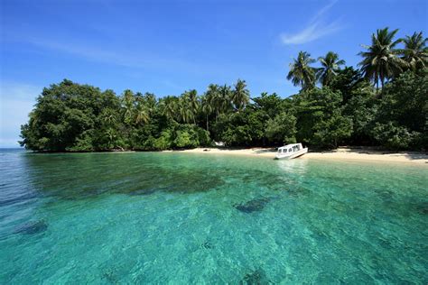 10 Tempat Wisata Di Papua Yang Wajib Dikunjungi