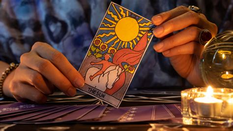 Desvendando As Cartas Como O Tarot Funciona E Por Que é Tão Assertivo