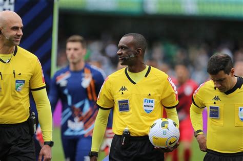 Coritiba x Athletico CBF divulga áudios do VAR de lances polêmicos do