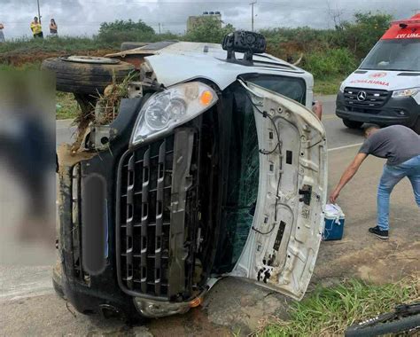 Ambulância Tomba Entre Anagé E Vitória A Conquista Folha Do Vale