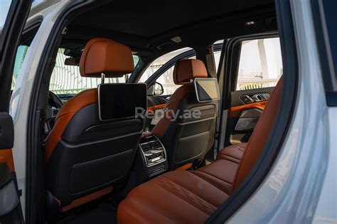 Mieten Sie ein BMW X7 Weiß 2021 ID 04716 in Abu Dhabi Renty ae