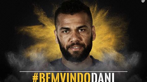 Dani Alves Signs For Juventus Juventus