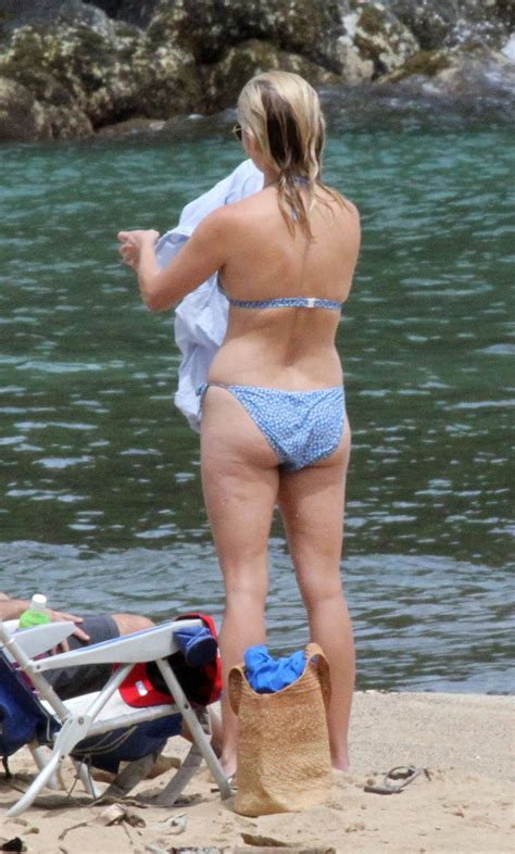 Reese Witherspoon On The Beach On Hawaii August 14 Reese Witherspoon Photo 24597720 Fanpop