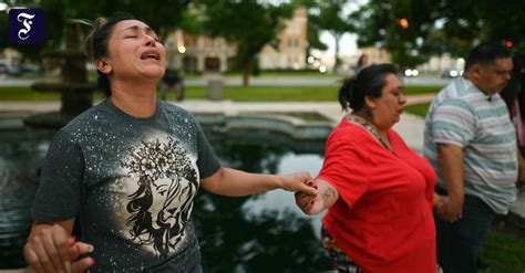 Texas Amoklauf an US Grundschule führt zu Debatte über Waffenrecht