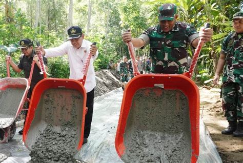 Pengecoran Perdana Rabat Beton Operasi Tmmd Reguler Ke Ngargosari