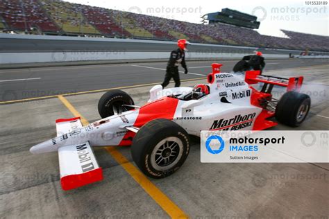 Helio Castroneves BRA Marlboro Team Penske Dallara Honda Pits In