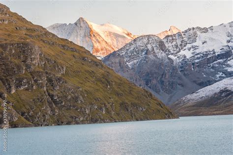 Foto De Grande Dixence The Tallest Gravity Dam In The World Located