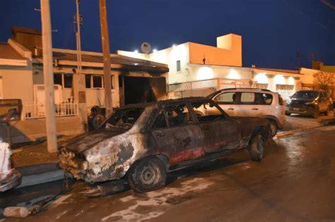 Voraz Incendio Destruy Un Taller Mec Nico Y Un Auto Se Quem Todo