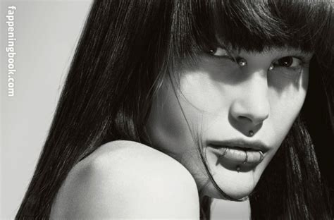 Catherine Mcneil Nude OnlyFans Leaks Fappening FappeningBook