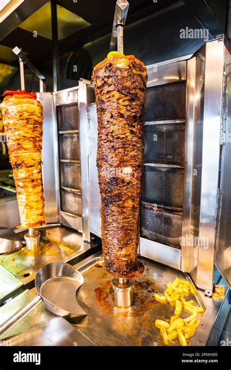 Comida Tradicional Turca Doner De Pollo Y Kebab De Doner De Carne En