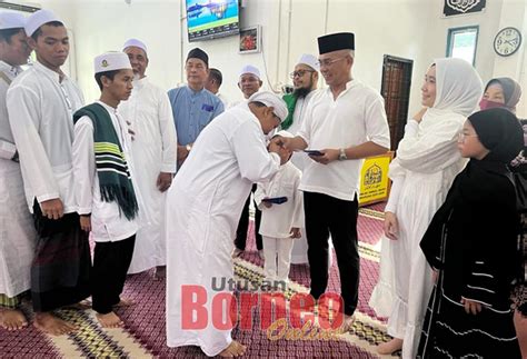 565 Pelajar Tahfiz Madrasah Terima Sumbangan Ramadan Utusan Borneo