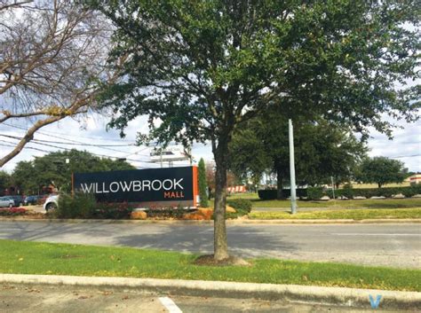 UPDATED: More Willowbrook Mall stores now offering curbside pickup ...