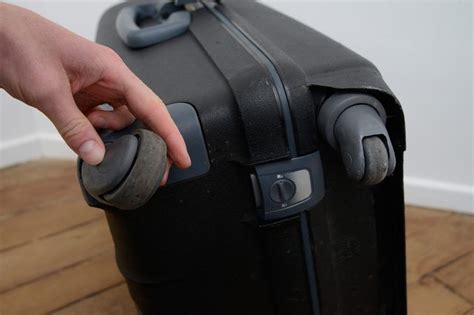 How To Remove Wheels From A Samsonite Suitcase Ehow Samsonite