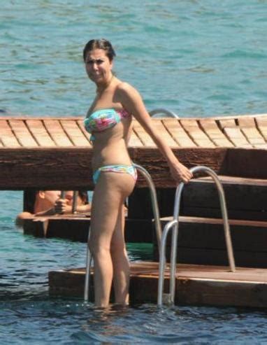 Hot Sexy Ebru Yasar Bikini Pics