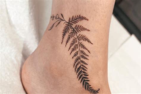 Fern Tattoo Its Symbolism Styles And Design Vean Tattoo