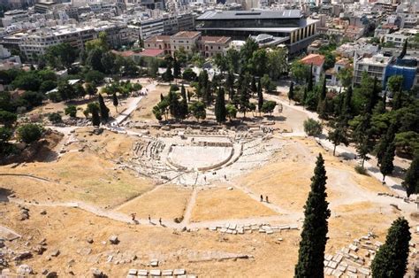 Teatro De Dionysus Atenas Greece Foto De Stock Imagem De Sunlight