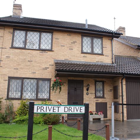 Sale A La Venta La Casa De Los Dursley Los Tíos De Harry Potter