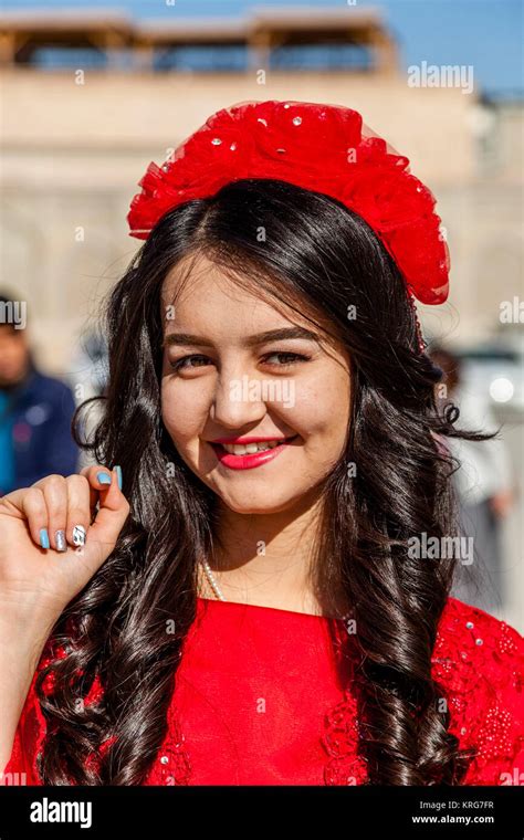 Uzbek Woman Portrait Hi Res Stock Photography And Images Alamy