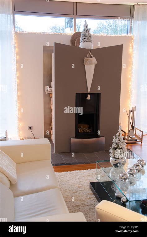 luxury living room with fireplace Stock Photo - Alamy