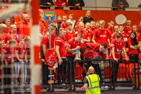 Valsmenn með sex heimamenn sem þjálfara Handbolti is