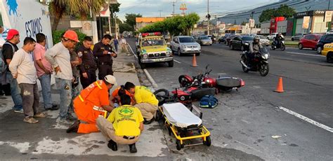 Reportan personas lesionadas tras fuerte accidente de tránsito en