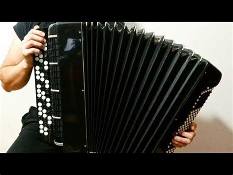 Баян Былина цельнопланочный Московской фабрики - YouTube