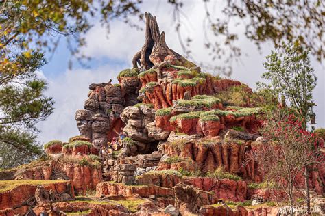 Video Take A Ride Through Of The Refurbished Splash Mountain