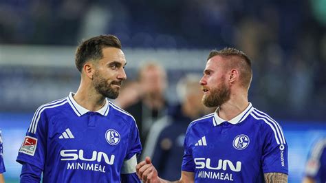 Schalke Aufstellung Gegen Greuther Fürth Heute So Startet S04 Ohne Karaman