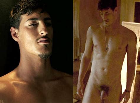 Provocative Wave For Men Eric Balfour Caught Naked