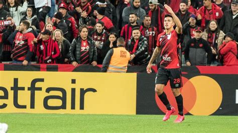 Athletico Pr Vence Libertad E Se Aproxima De Vaga Na Libertadores