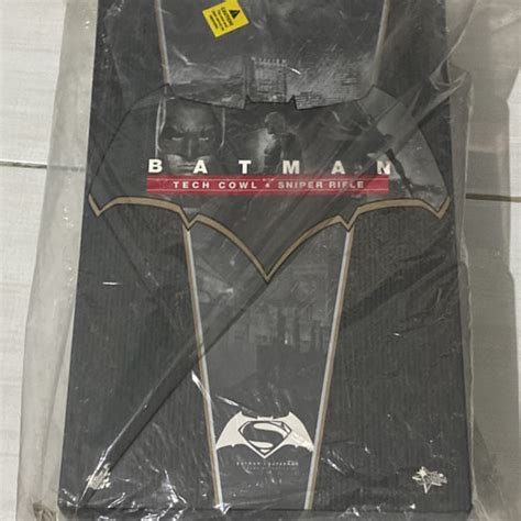 Jual Hot Toys Batman V Superman Batman Tech Cowl Sniper Rifle Exclusive Kab Gresik Brut