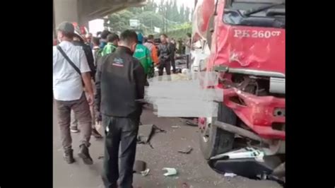 Kecelakaan Maut Truk Tangki Pertamina Tabrak Mobil Dan Motor Di Cibubur