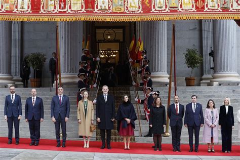 El Rey Pide A Las Instituciones Trabajar Por Una Espa A S Lida Y Unida