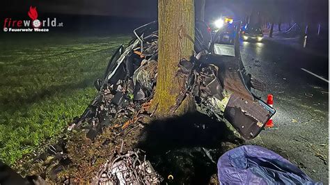 D Baum Bohrt Sich Bei Unfall In Weeze In Pkw Hinein Ein Todesopfer