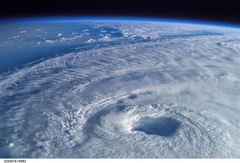 Que Elemento Interrompia A Atmosfera Onírica Isto É De Sonhos - Que Elemento Interrompia A Atmosfera - NAZAEDU