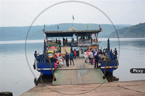 Image Of A Ferry Boat Carrying Passengers A Decked At Dabhol En Route