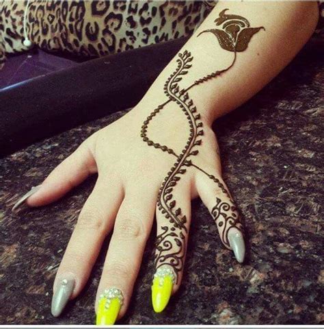 Light Style With Henna Legs Mehndi Design Mehndi Designs Leg Mehndi