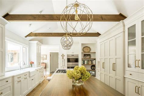 White Ceilings With Wood Beams / 25+ Simple Awesome White Wood Beams Ceiling Ideas For Home ...