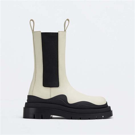 Bottega Veneta Unisex Tire Chelsea Boot In Vegetally Tanned Leather White