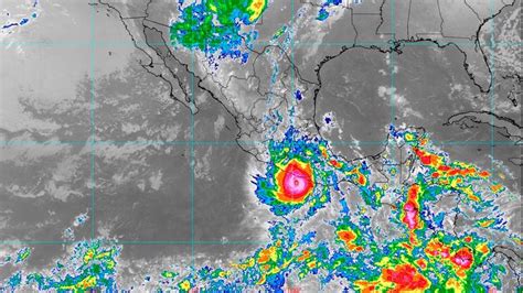 Huracán Otis se fortalece a categoría 5 antes de tocar tierra en