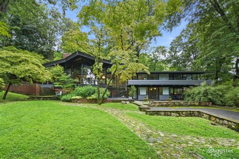 Majestic Mid Century Modern In Heart Of Tarrytown Rent This Location