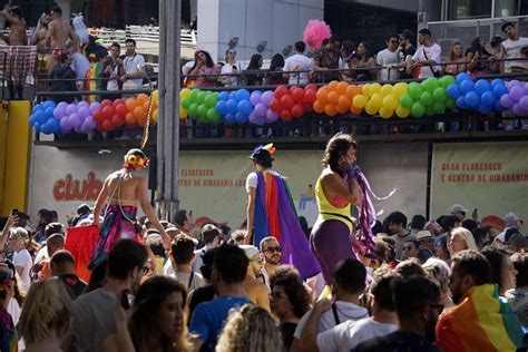 A Sao Paulo la Gay Pride défie Jair Bolsonaro Valeurs actuelles