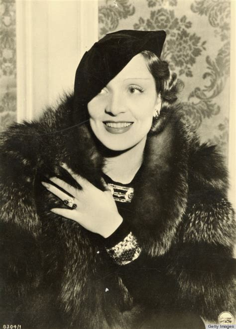 1920s Hairstyles That Defined The Decade From The Bob To Finger Waves Photos Huffpost