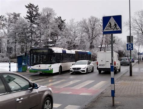 Jak kursuje komunikacja miejska w okresie świątecznym