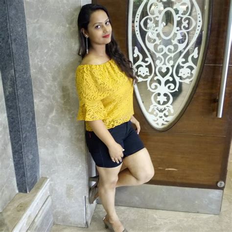 Actress Priti Maurya Picture Wallpaper Photos And Hot Pics Collection Bhojpuri Filmi Duniya